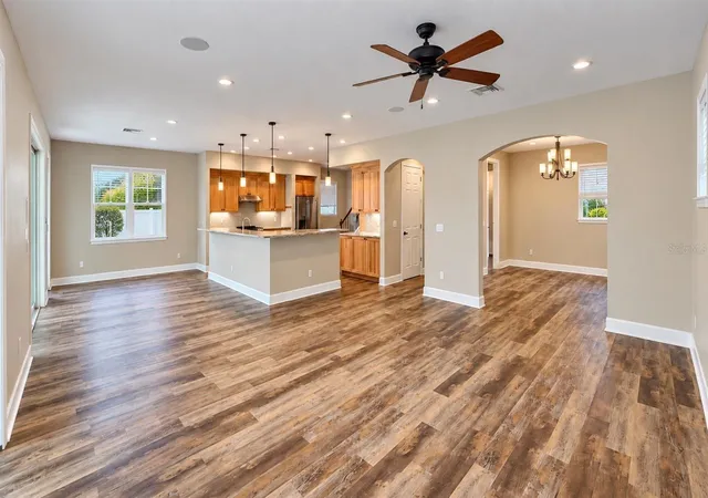 Photo 4 of Single family home for sale at 832 Golfview St, Orlando, FL 32804 | MLS# R4912056 | Listing updated on 2026-10-05