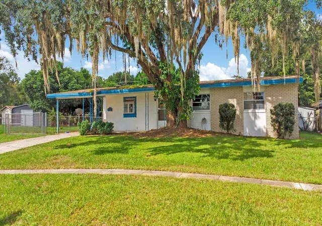 Photo 2 of Single family home for sale at 4004 Louisburg Ln, Orlando, FL 32808 | MLS# O6444176 | Listing updated on 2026-10-06