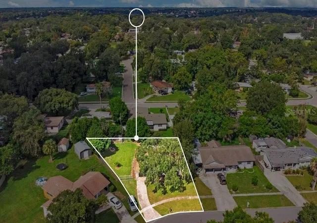 Photo 3 of Single family home for sale at 4004 Louisburg Ln, Orlando, FL 32808 | MLS# O6444176 | Listing updated on 2026-10-06
