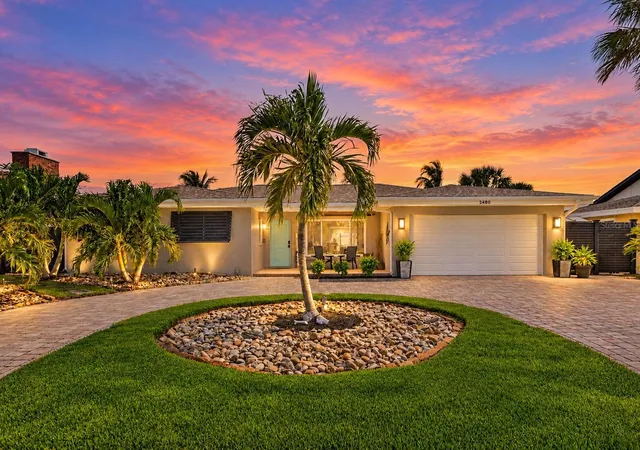 Photo 2 of Single family home for sale at 2480 E Bay Isle Dr Se, Saint Petersburg, FL 33705 | MLS# TB8551438 | Listing updated on 2026-10-01