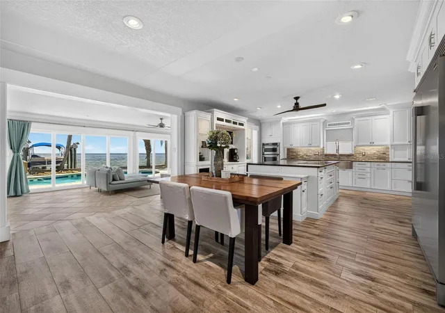 Photo 4 of Single family home for sale at 2480 E Bay Isle Dr SE, Saint Petersburg, FL 33705 | MLS# TB8551438 | Listing updated on 2026-10-01