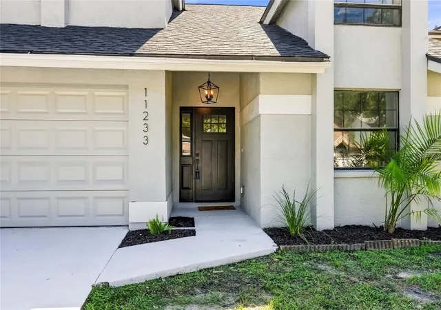 Photo 4 of Single family home for sale at 11233 Elmfield Dr, Tampa, FL 33625 | MLS# TB8551439 | Listing updated on 2026-10-26