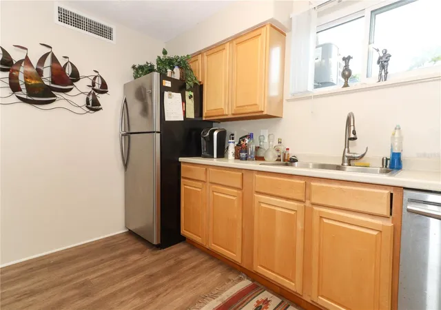 Photo 4 of Condo for sale at 570 Orange Dr #51, Altamonte Springs, FL 32701 | MLS# O6444178 | Listing updated on 2026-09-24