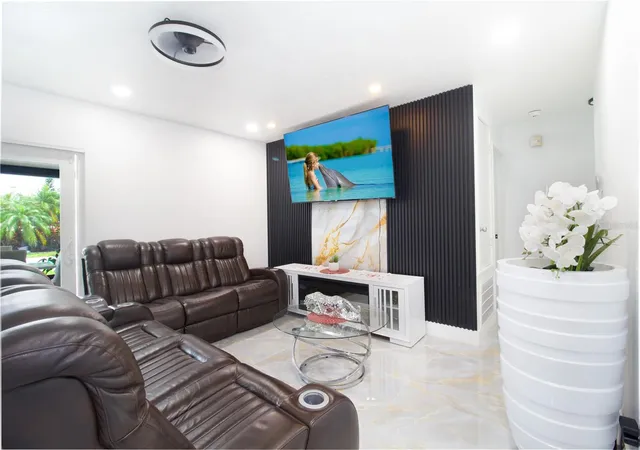Photo 2 of Sale Pending at 4313 Hollow Hl Dr, Tampa, FL 33624 | MLS# A4707140 | Listing updated on 2026-09-28