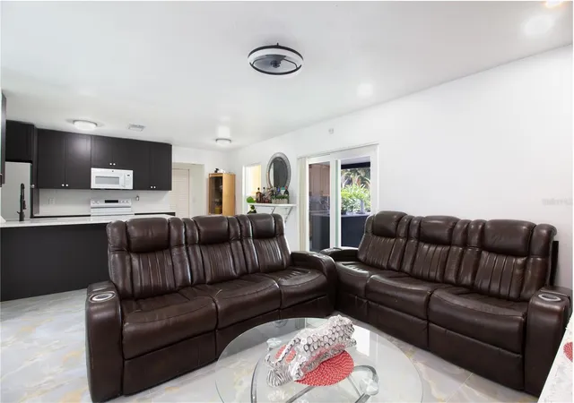 Photo 3 of Sale Pending at 4313 Hollow Hl Dr, Tampa, FL 33624 | MLS# A4707140 | Listing updated on 2026-09-28