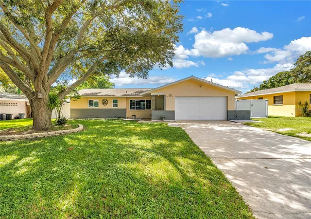 Photo 1 of Single family home for sale at 1350 Woodcrest Ave, Clearwater, FL 33756 | MLS# TB8551441 | Listing updated on 2026-10-06
