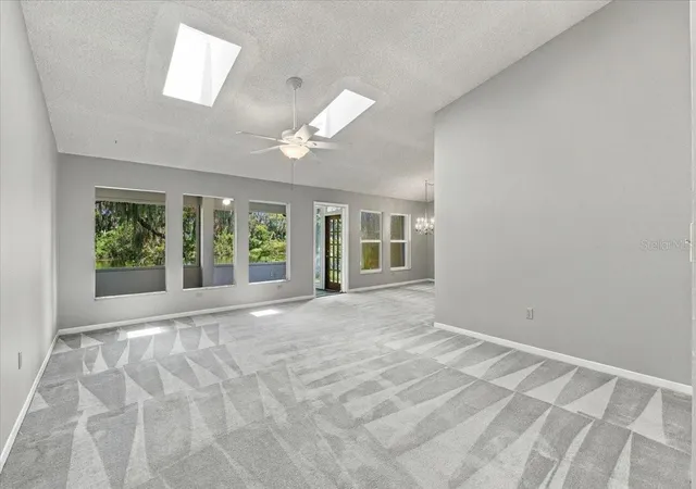 Photo 3 of Single family home for sale at 368 Lake Harris Dr, Lakeland, FL 33813 | MLS# L4965287 | Listing updated on 2026-10-08