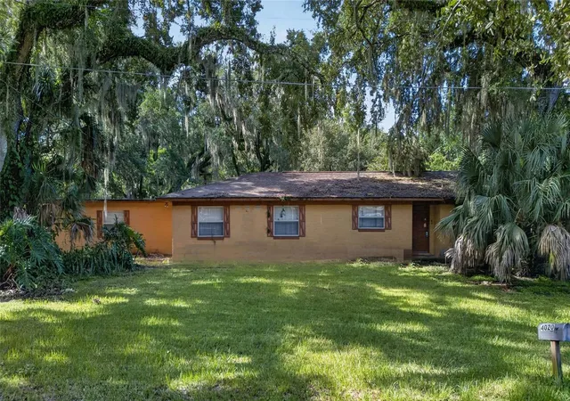 Single family home for sale at 4020 Magnolia Dr, LEESBURG, FL 34748 | MLS# O6444187