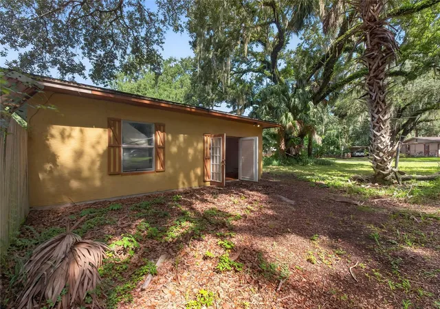 Photo 2 of Single family home for sale at 4020 Magnolia Dr, Leesburg, FL 34748 | MLS# O6444187 | Listing updated on 2026-09-25