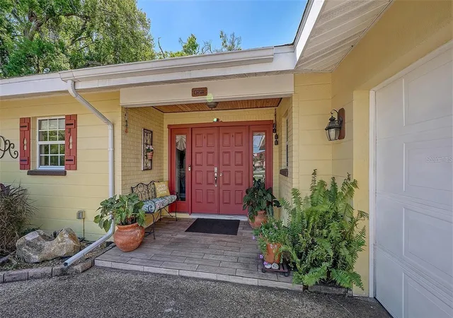 Photo 3 of Single family home for sale at 836 Magellan Dr, Sarasota, FL 34243 | MLS# A4707145 | Listing updated on 2026-09-24