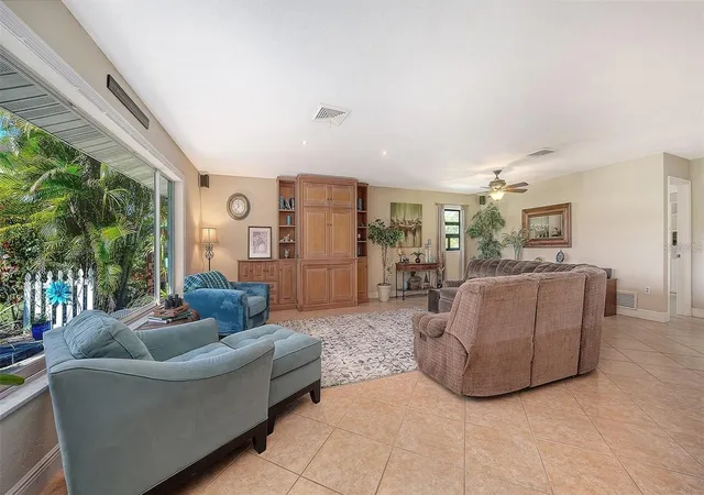 Photo 4 of Single family home for sale at 836 Magellan Dr, Sarasota, FL 34243 | MLS# A4707145 | Listing updated on 2026-09-24