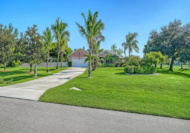 Photo 1 of Single family home for sale at 17618 White Tail Ct, Parrish, FL 34219 | MLS# A4707148 | Listing updated on 2026-10-25