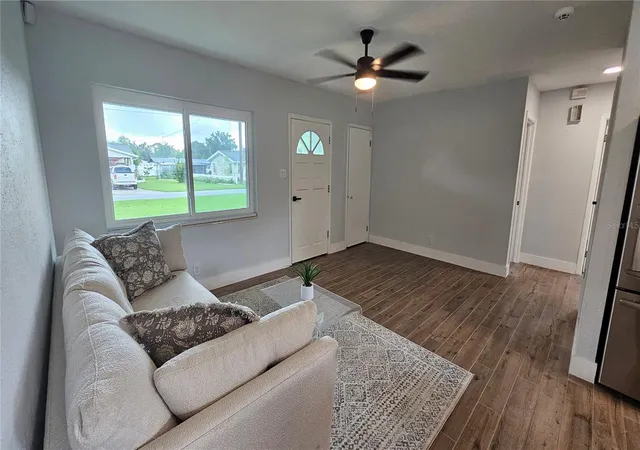 Photo 3 of Single family home for sale at 1806 E Linda St, Plant City, FL 33563 | MLS# TB8551459 | Listing updated on 2026-09-24