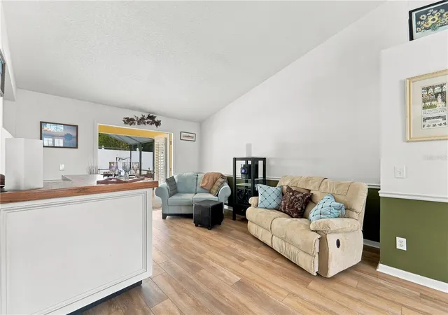 Photo 4 of Single family home for sale at 1420 Bent Oaks Blvd, Deland, FL 32724 | MLS# V4951453 | Listing updated on 2026-10-09