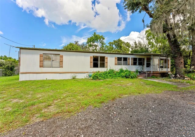 Photo 3 of Manufactured home for sale at 9617 Ed St, Hudson, FL 34669 | MLS# W7889759 | Listing updated on 2026-09-29