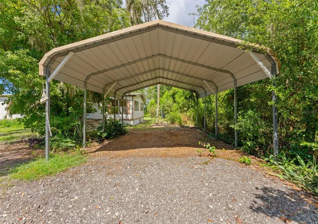 Photo 3 of Manufactured home for sale at 9617 Ed St, Hudson, FL 34669 | MLS# W7889759 | Listing updated on 2026-09-29