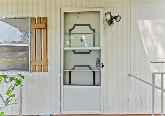 Photo 4 of Manufactured home for sale at 9617 Ed St, Hudson, FL 34669 | MLS# W7889759 | Listing updated on 2026-09-29