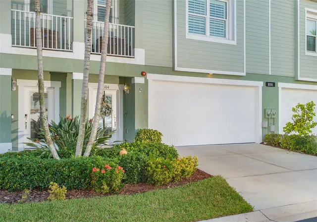 Photo 3 of Townhouse for sale at 10301 Coral Landings Ct #104, Placida, FL 33946 | MLS# D6148908 | Listing updated on 2026-10-02
