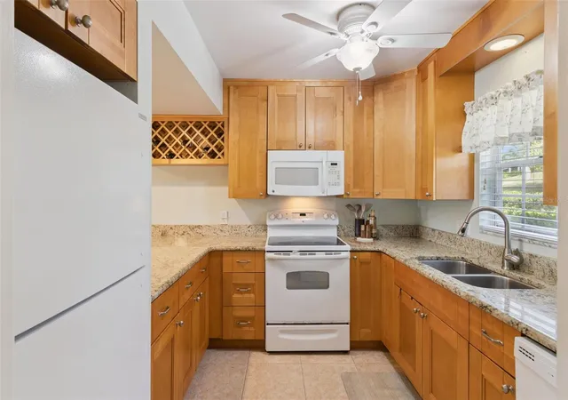 Photo 4 of Condo for sale at 1066 Villa Ln #63, Apopka, FL 32712 | MLS# G5118172 | Listing updated on 2026-10-09