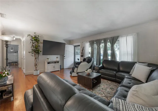Photo 3 of Single family home for sale at 3138 W Euclid Ave, Tampa, FL 33629 | MLS# TB8551471 | Listing updated on 2026-10-07