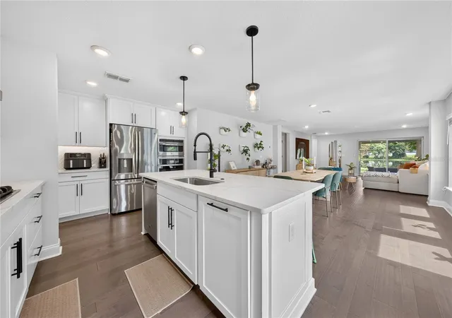 Photo 4 of Single family home for sale at 1745 Hour Glass Dr, Orlando, FL 32806 | MLS# O6444207 | Listing updated on 2026-10-04