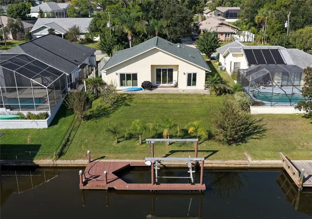 Photo 3 of Single family home for sale at 8 Colleen Ct, Palm Coast, FL 32137 | MLS# FC321658 | Listing updated on 2026-10-03