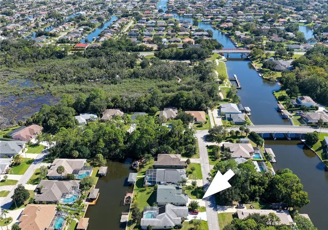 Photo 3 of Single family home for sale at 8 Colleen Ct, Palm Coast, FL 32137 | MLS# FC321658 | Listing updated on 2026-10-03