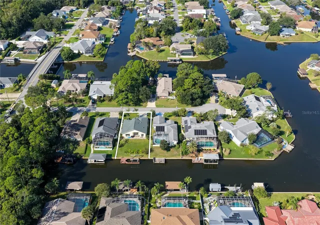 Photo 4 of Single family home for sale at 8 Colleen Ct, Palm Coast, FL 32137 | MLS# FC321658 | Listing updated on 2026-10-03