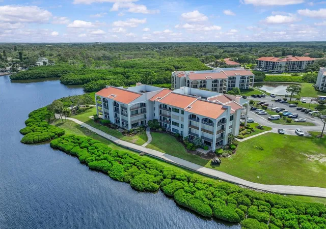 Photo 2 of Condo for sale at 308 Mariner Dr #308, Tarpon Springs, FL 34689 | MLS# TB8551472 | Listing updated on 2026-09-26