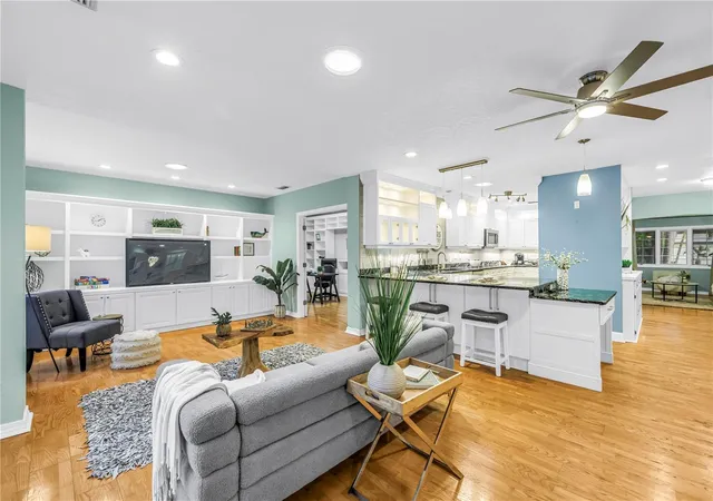 Photo 4 of Single family home for sale at 146 Giralda Blvd NE, Saint Petersburg, FL 33704 | MLS# TB8551479 | Listing updated on 2026-10-15