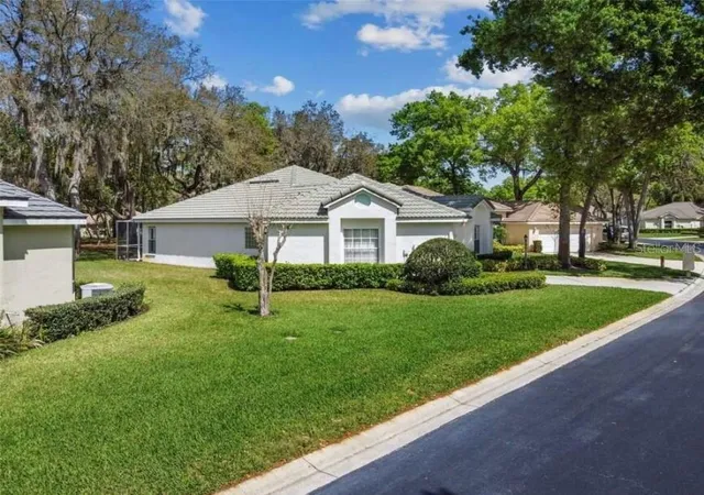 Photo 3 of Condo for sale at 2783 Golf Lake Dr #53, Plant City, FL 33566 | MLS# TB8551480 | Listing updated on 2026-10-09