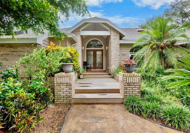 Photo 2 of Single family home for sale at 4424 Friar Tuck Ln, Sarasota, FL 34232 | MLS# A4707162 | Listing updated on 2026-10-08