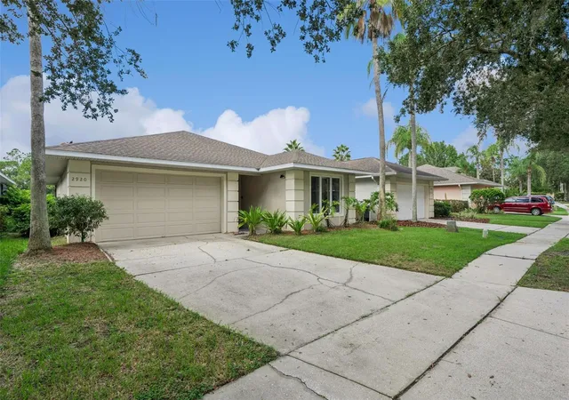 Photo 2 of Sale Pending at 2920 Sunset Lakes Blvd, Kissimmee, FL 34747 | MLS# S5158175 | Listing updated on 2026-10-17