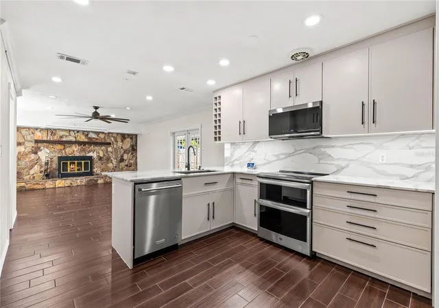 Photo 3 of Single family home for sale at 844 87th Avenue N, Saint Petersburg, FL 33702 | MLS# TB8551488 | Listing updated on 2026-10-08