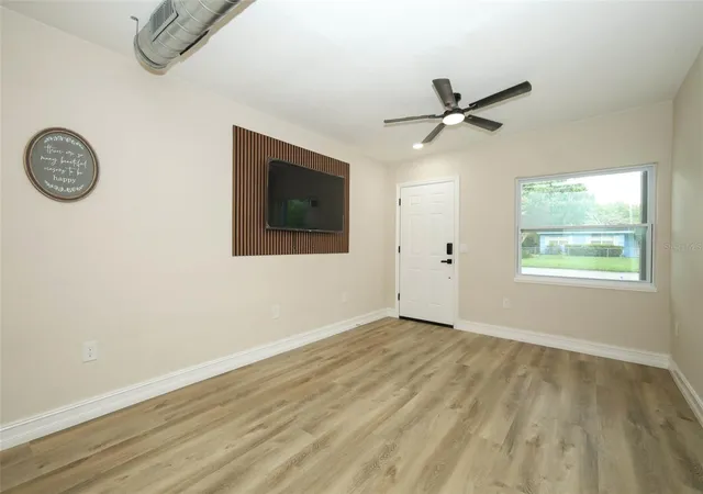 Photo 3 of Single family home for sale at 113 Hope Cir, Orlando, FL 32811 | MLS# O6444229 | Listing updated on 2026-10-06