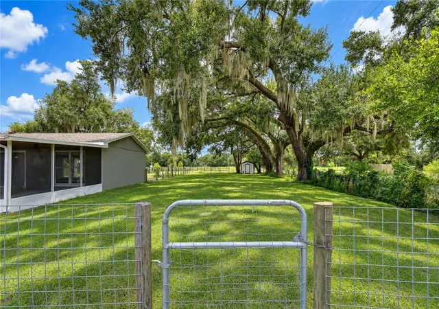 Photo 4 of Single family home for sale at 3712 Gallagher Rd, Plant City, FL 33565 | MLS# TB8551492 | Listing updated on 2026-10-06