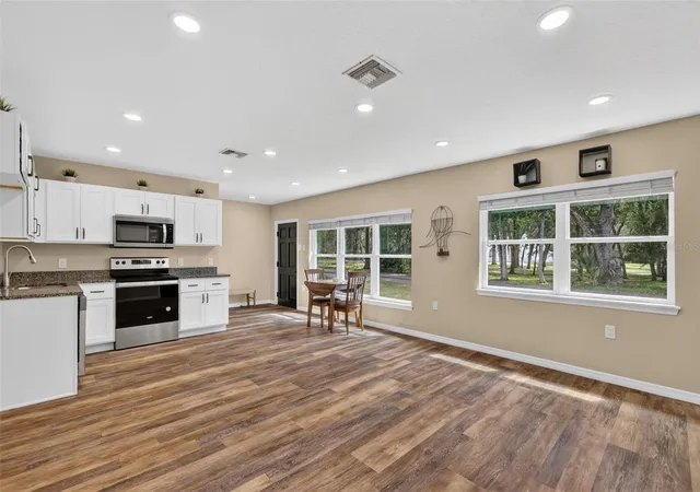 Photo 3 of Single family home for sale at 706 Mulberry St, Fruitland Park, FL 34731 | MLS# G5118177 | Listing updated on 2026-10-01