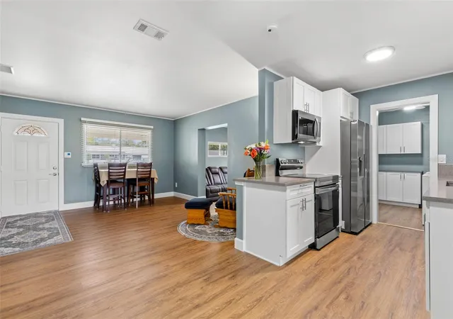 Photo 3 of Single family home for sale at 5601 Bay St NE, Saint Petersburg, FL 33703 | MLS# TB8551494 | Listing updated on 2026-09-29