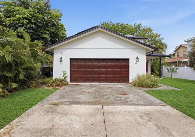 Photo 2 of Single family home for sale at 4521 Juanita Way S, Saint Petersburg, FL 33705 | MLS# TB8551495 | Listing updated on 2026-09-26