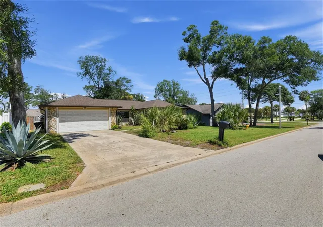 Photo 2 of Single family home for sale at 3 Bridget Ter, Ormond Beach, FL 32174 | MLS# TB8551497 | Listing updated on 2026-09-24