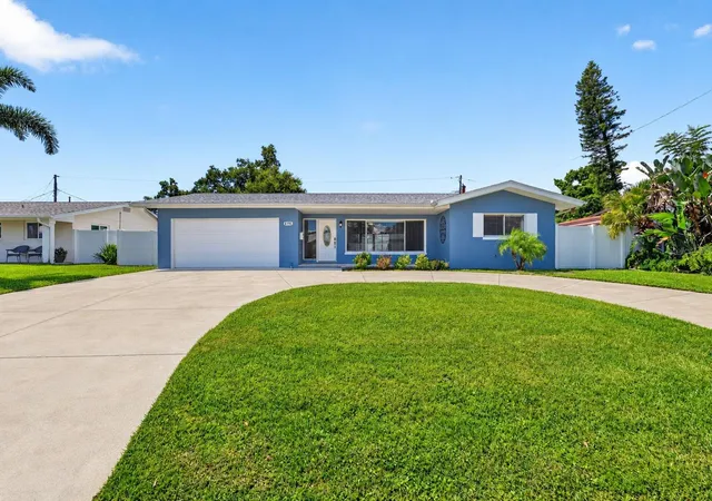Photo 2 of Single family home for sale at 5191 41st Street S, Saint Petersburg, FL 33711 | MLS# TB8551498 | Listing updated on 2026-10-22
