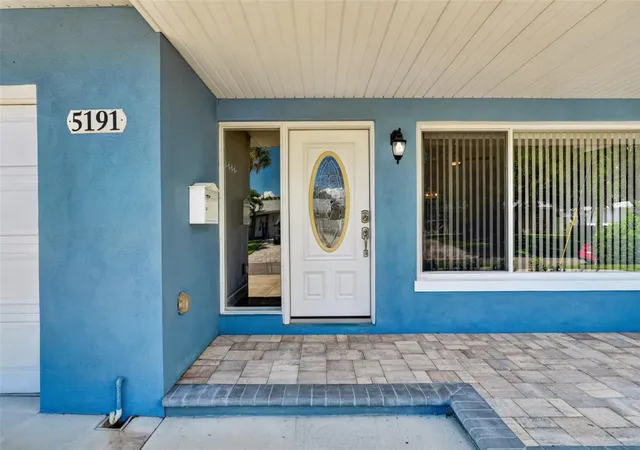 Photo 4 of Single family home for sale at 5191 41st Street S, Saint Petersburg, FL 33711 | MLS# TB8551498 | Listing updated on 2026-10-22