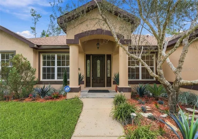 Photo 2 of Single family home for sale at 6 Dianthus Ct, Homosassa, FL 34446 | MLS# CC858118 | Listing updated on 2026-10-09