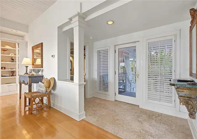 Photo 4 of Single family home for sale at 956 Eldorado Ave, Clearwater Beach, FL 33767 | MLS# TB8551504 | Listing updated on 2026-10-08