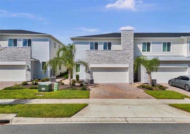 Photo 1 of Townhouse for sale at 204 Bogey Dr, Davenport, FL 33896 | MLS# O6444242 | Listing updated on 2026-10-24