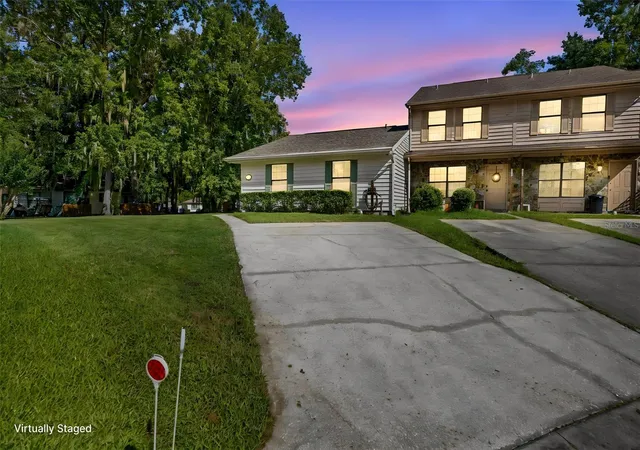 Photo 3 of Townhouse for sale at 828 Village Dr, Brooksville, FL 34601 | MLS# W7889764 | Listing updated on 2026-09-24