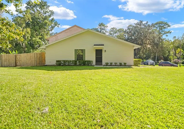 Photo 4 of Townhouse for sale at 828 Village Dr, Brooksville, FL 34601 | MLS# W7889764 | Listing updated on 2026-09-24
