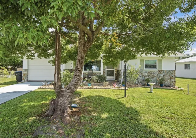 Photo 2 of Single family home for sale at 3103 N Woolflower Ter, Beverly Hills, FL 34465 | MLS# TB8551509 | Listing updated on 2026-10-03