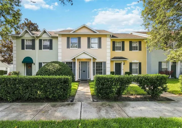 Photo 2 of Townhouse for sale at 2708 E Pine St, Orlando, FL 32803 | MLS# O6444248 | Listing updated on 2026-10-08