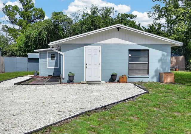 Photo 1 of Single family home for sale at 1214 Flomich St, Daytona Beach, FL 32117 | MLS# V4951456 | Listing updated on 2026-09-28